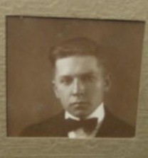 (135 KB)
 
(Click on Picture to View Full Size)