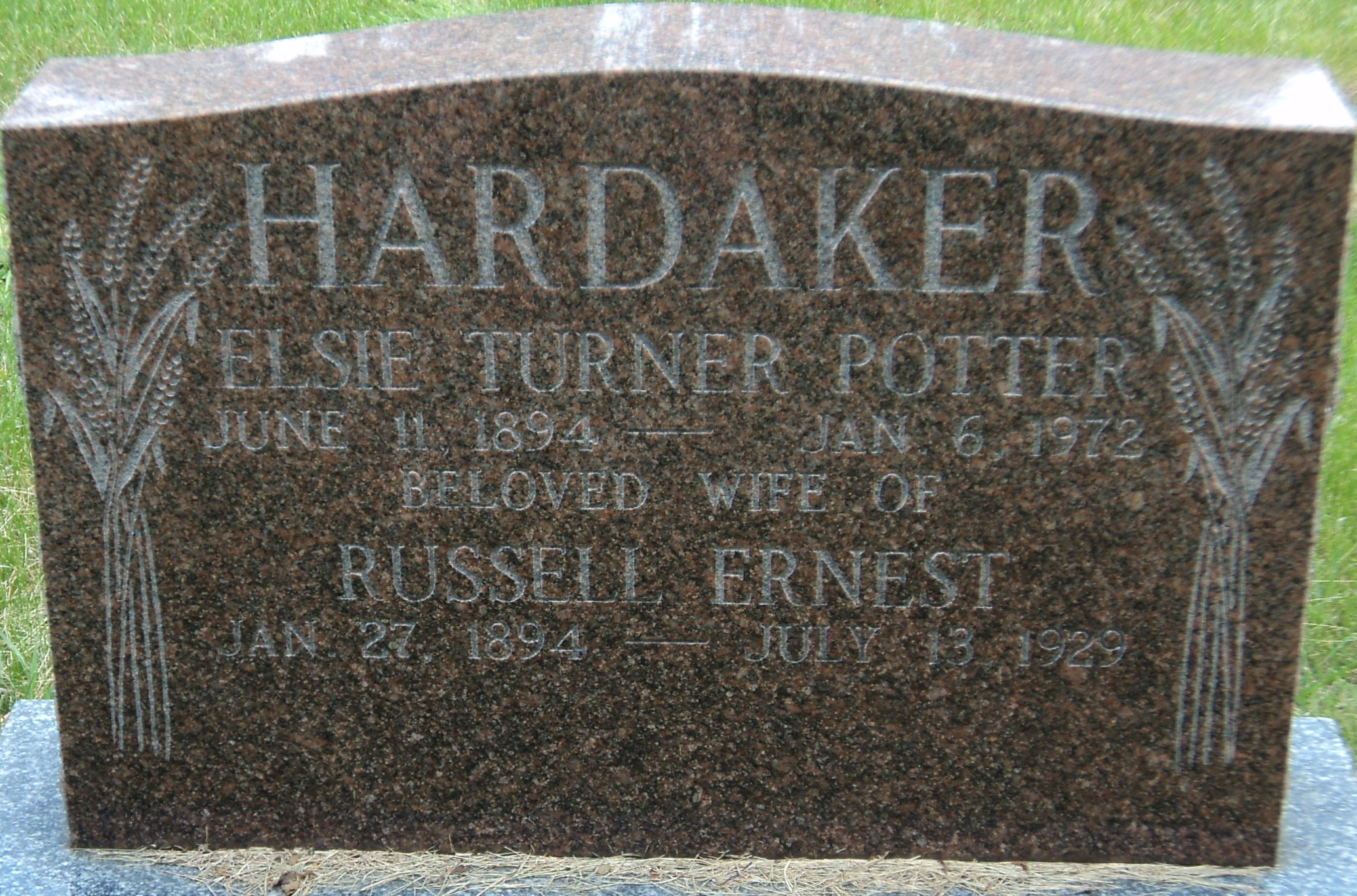 Russell Ernest Hardaker - gravestone  (8284 KB)
 
(Click on Picture to View Full Size)