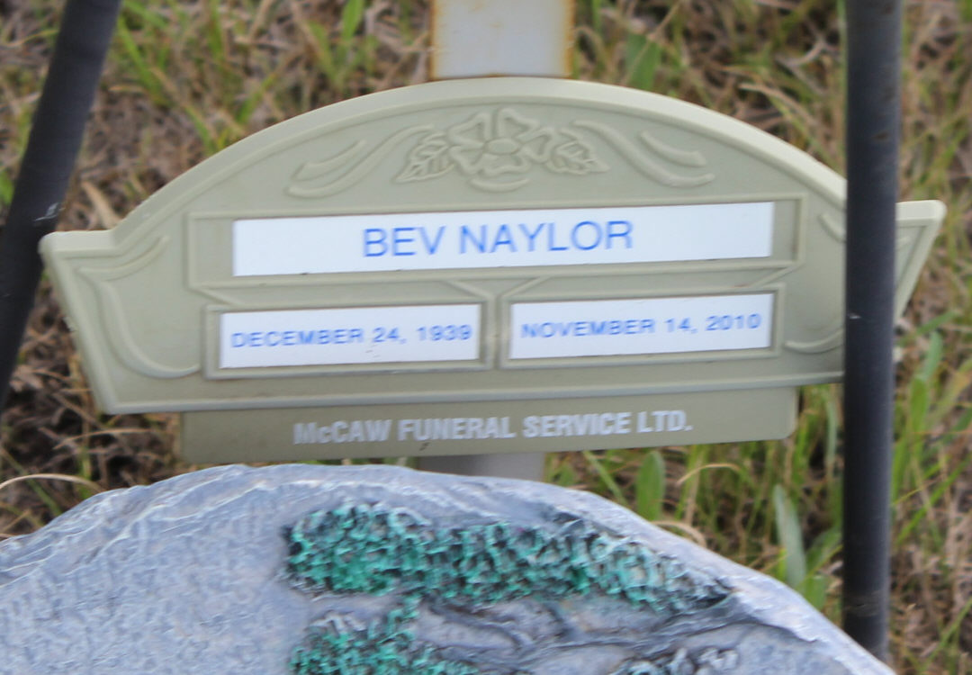 Bev Mauer Naylor - gravemarker  (2373 KB)
 
Photo credit: Dean Weckman on Find a Grave
(Click on Picture to View Full Size)